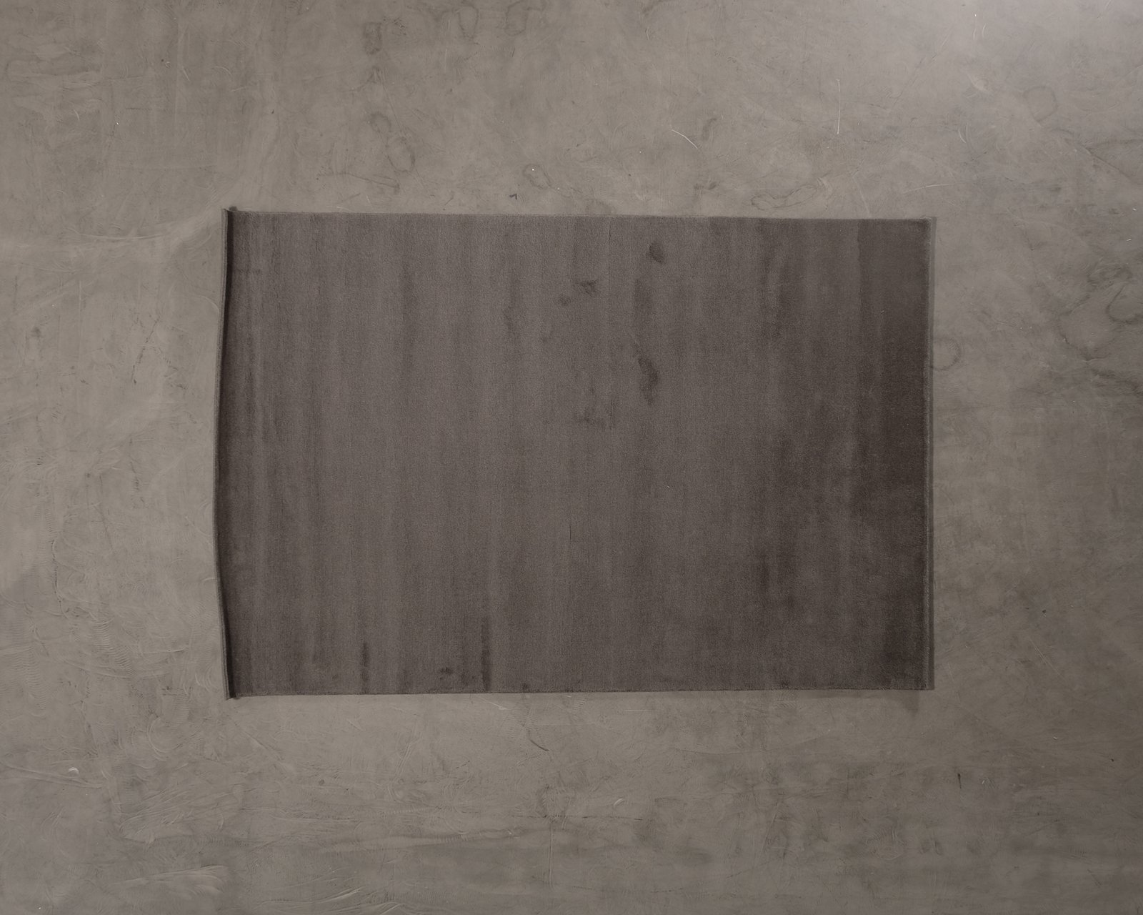 roots-living-pile-wool-villamatto-200-x-300-cm-tummanharmaa