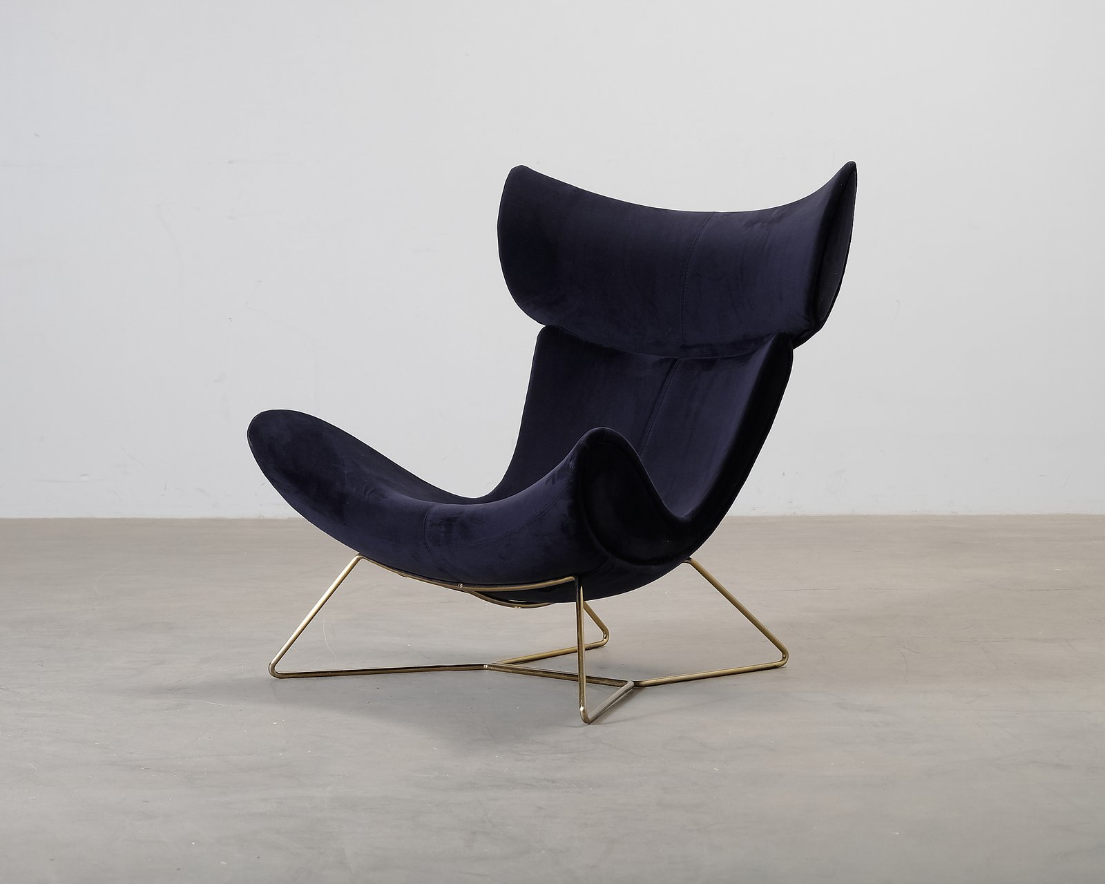 boconcept-imola-nojatuoli-tummasininen