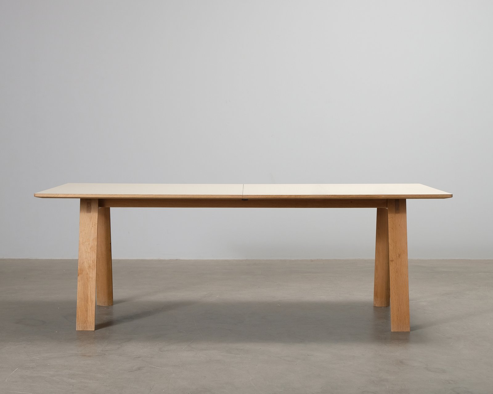bolia-hill-ruokapoyta-220-cm-tammi-laminaatti