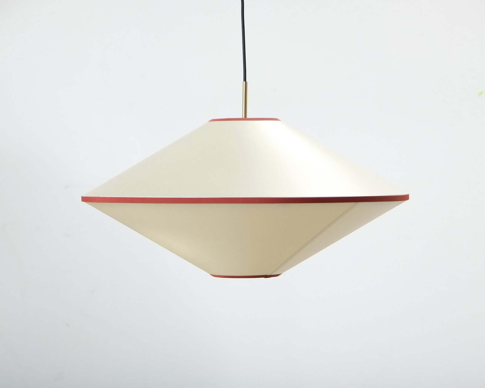 edgeform-tafta-riippuvalaisin-o-65-cm-punainen-luonnonvalkoinen