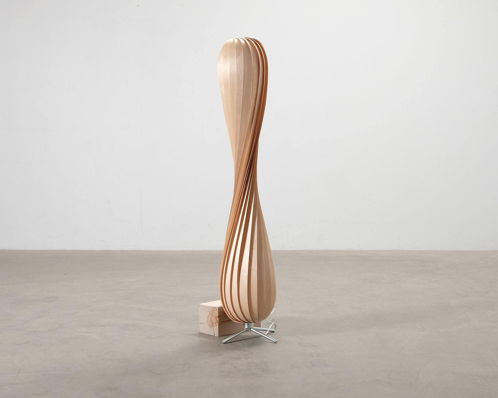 tom-rossau-tr7-lattiavalaisin-natural