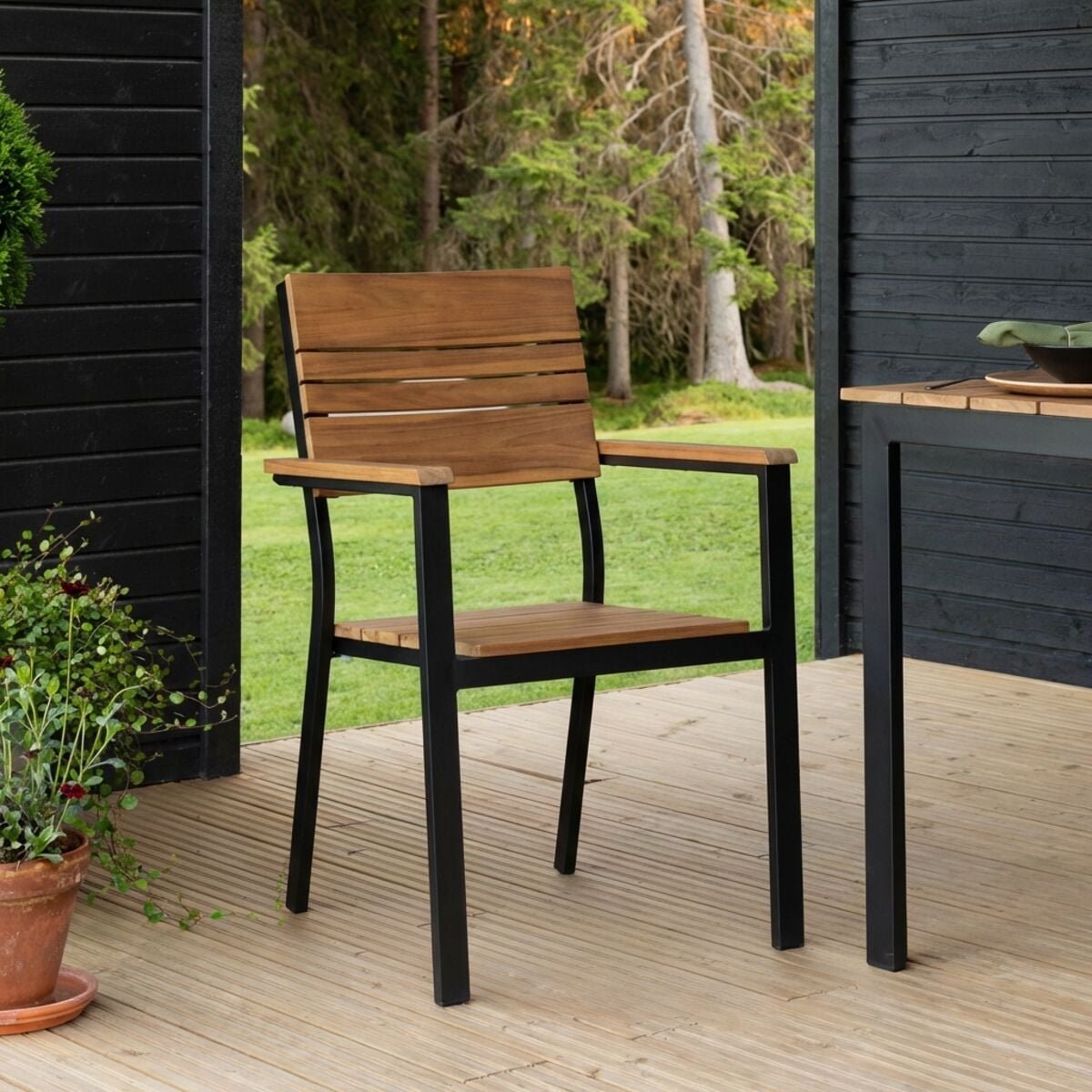 brafab-patio-aintwood-4-hengen-ruokailuryhma-musta-tiikki