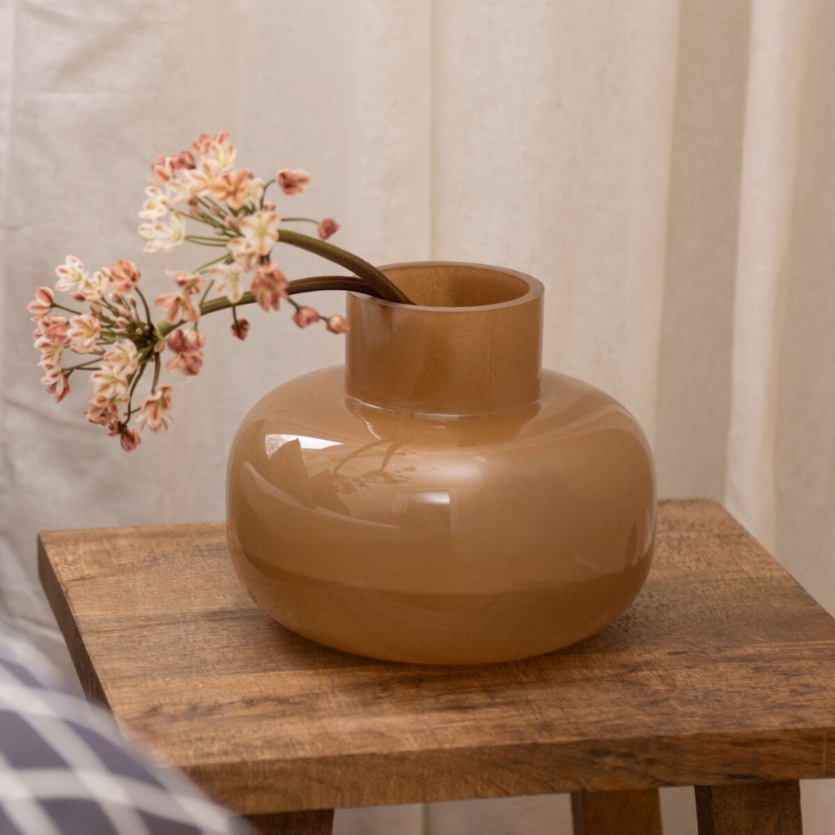 fanni-k-ilma-lasimaljakko-16-cm-hiekka