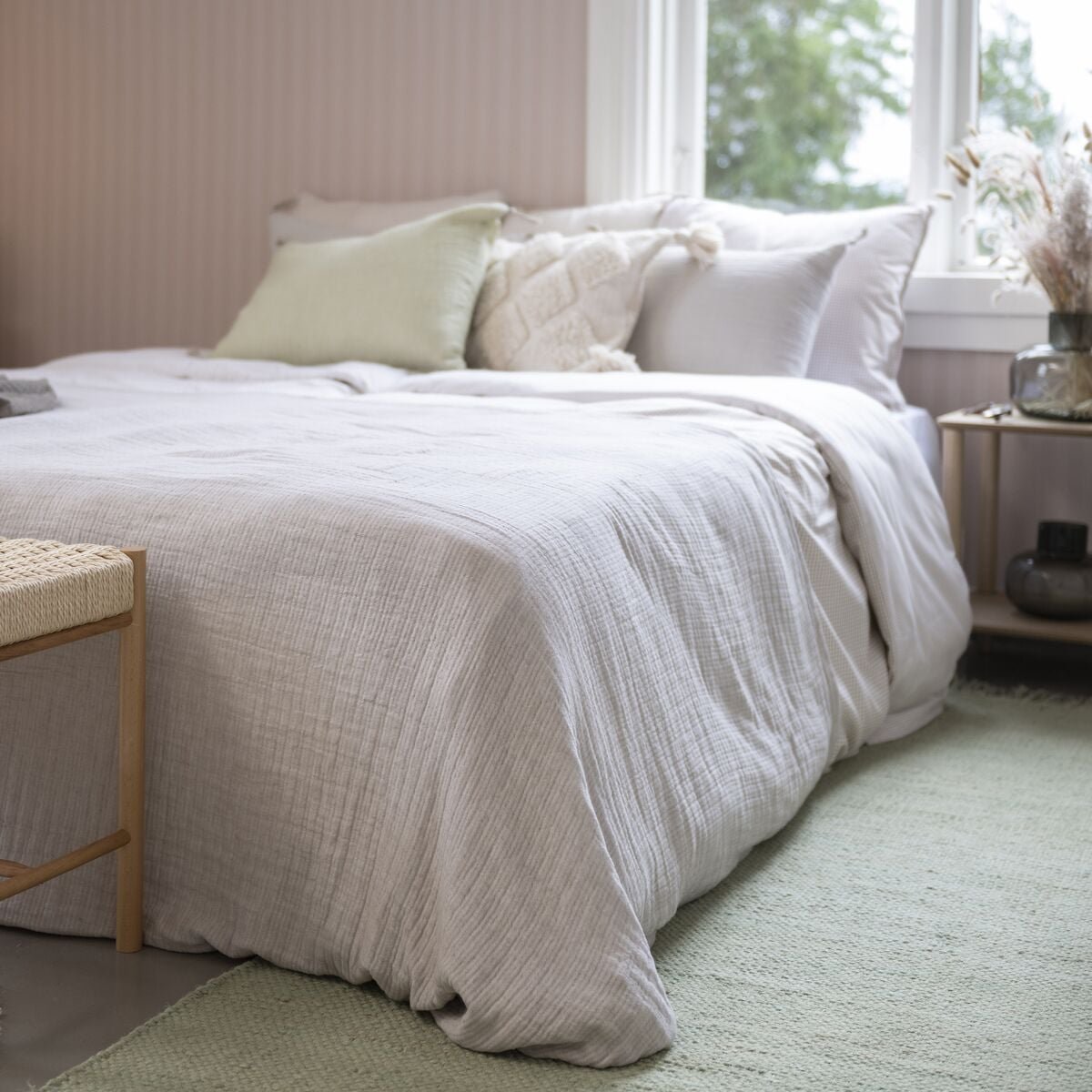 fanni-k-usva-paivapeitto-150x260-cm-beige