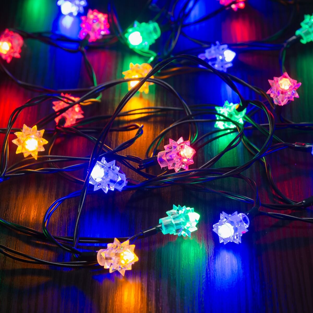 finnlumor-retro-led-valosarja-120-ledilla-sisa-ja-ulkokayttoon-monivarinen