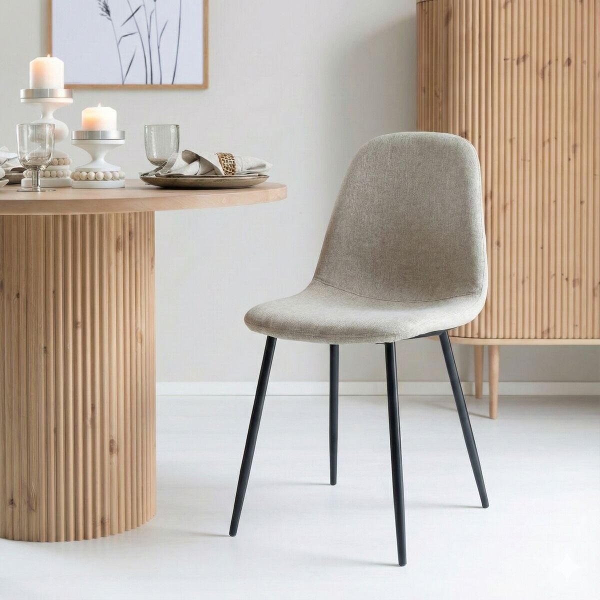 furia-tuoli-hiekka-uf821-02-mustat-jalat