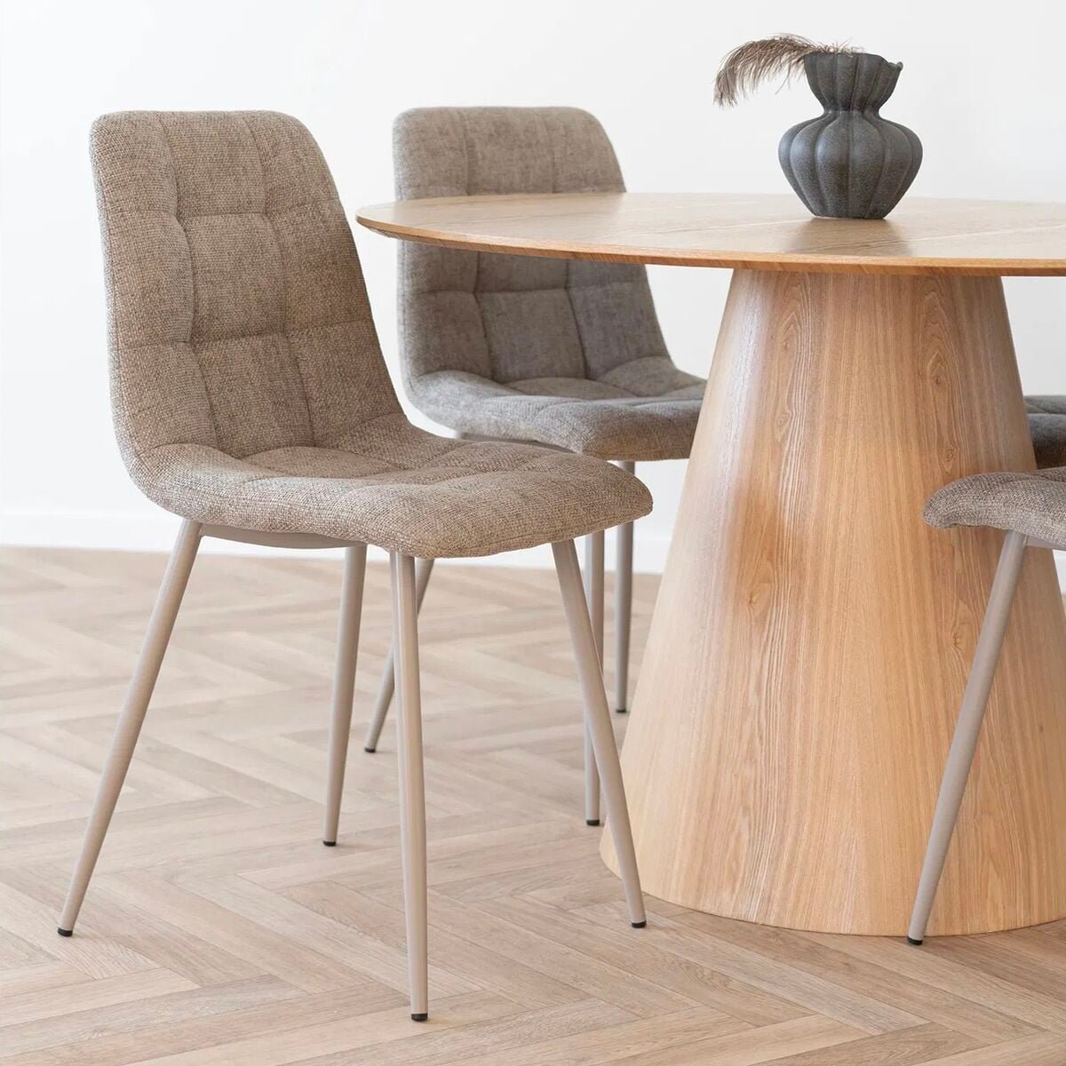 house-nordic-middelfart-tuoli-greige
