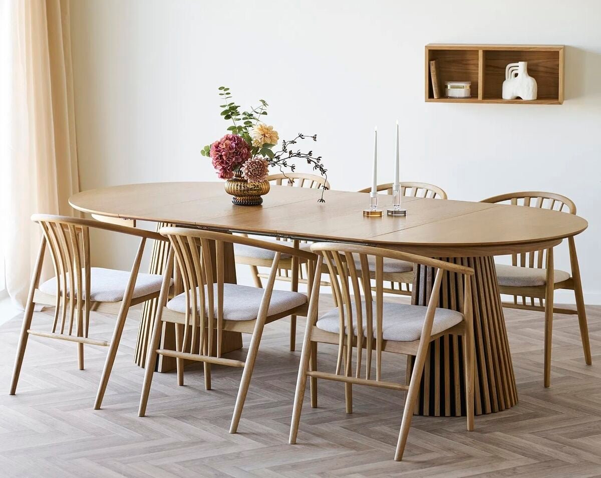 house-nordic-osaka-agustin-6-hengen-jatkettava-ruokailuryhma-tammi-hiekka