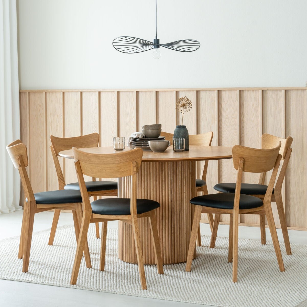 korpi-koto-6-hengen-pyorea-ruokailuryhma-tammi-musta-pu