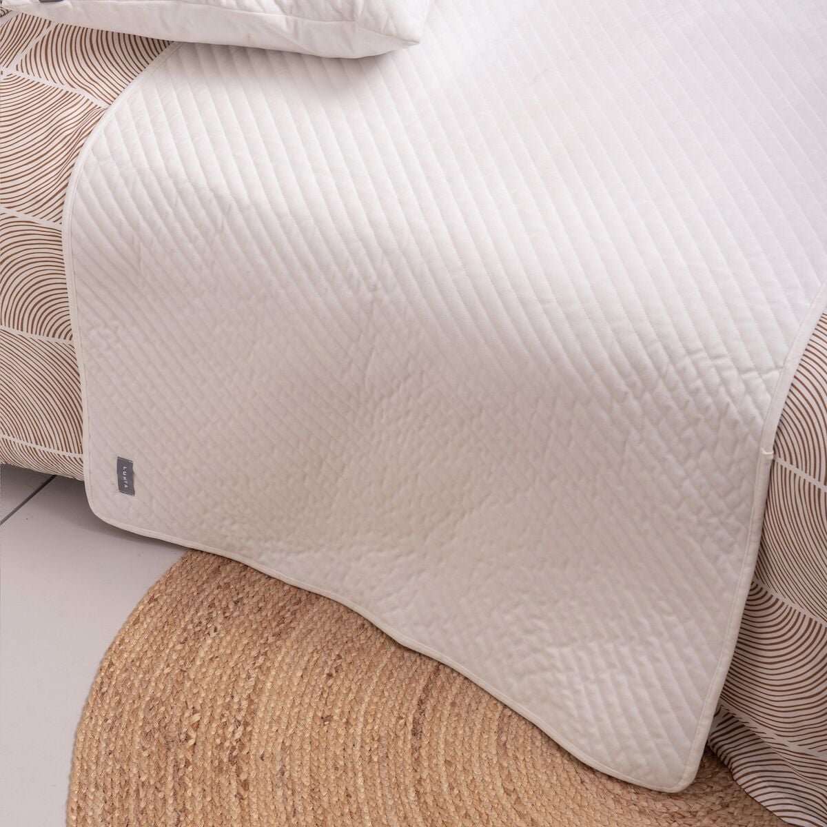 luhta-kiila-puolipaivapeitto-80x120-cm-luonnonvalkoinen