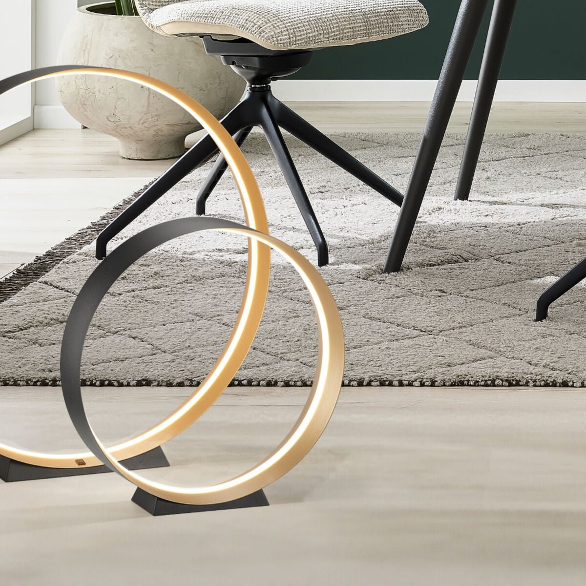 musterring-loop-led-lattiavalaisin-45-cm-mattamusta-kulta