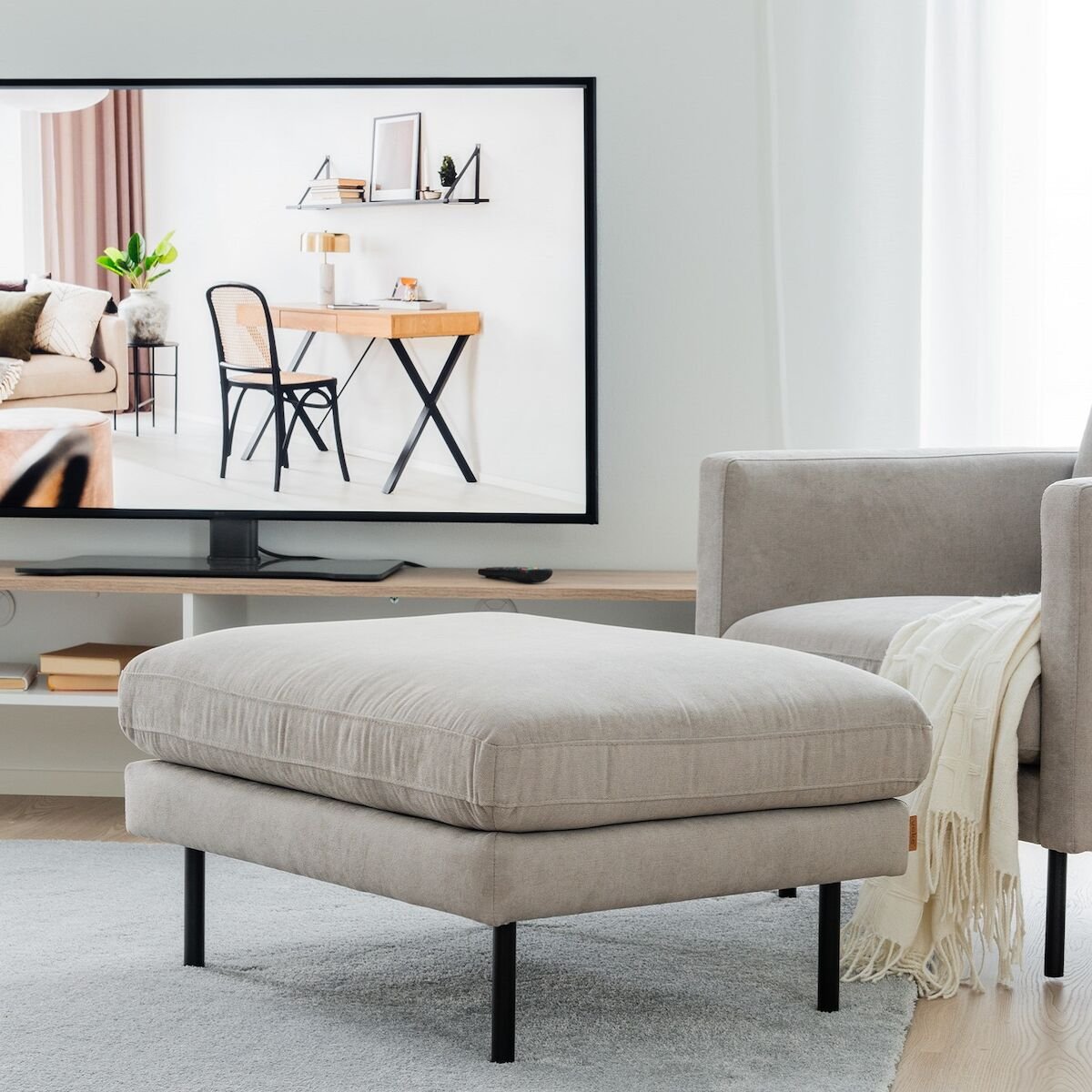scandic-copenhagen-rahi-kitti-soro-23-mustat-jalat