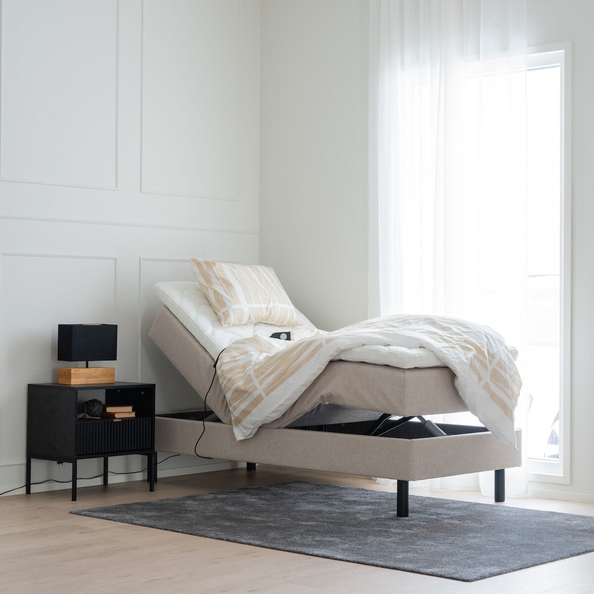 unia-trend-moottorisanky-90x200-cm-l-hiekka-platina-stylex-mustat-puuja