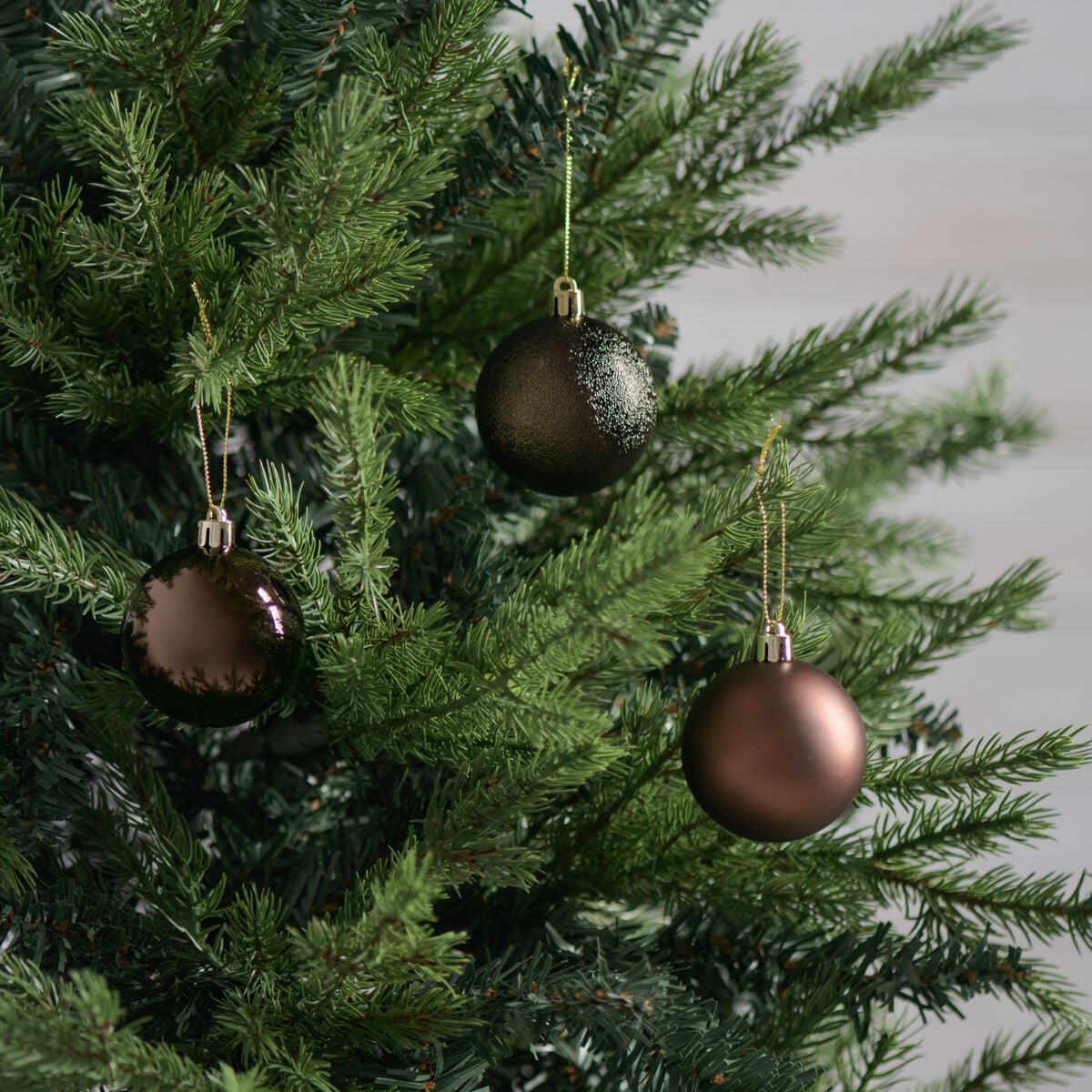 winteria-kuusenpallot-12-kpl-o6-cm-ruskea-sekoitus