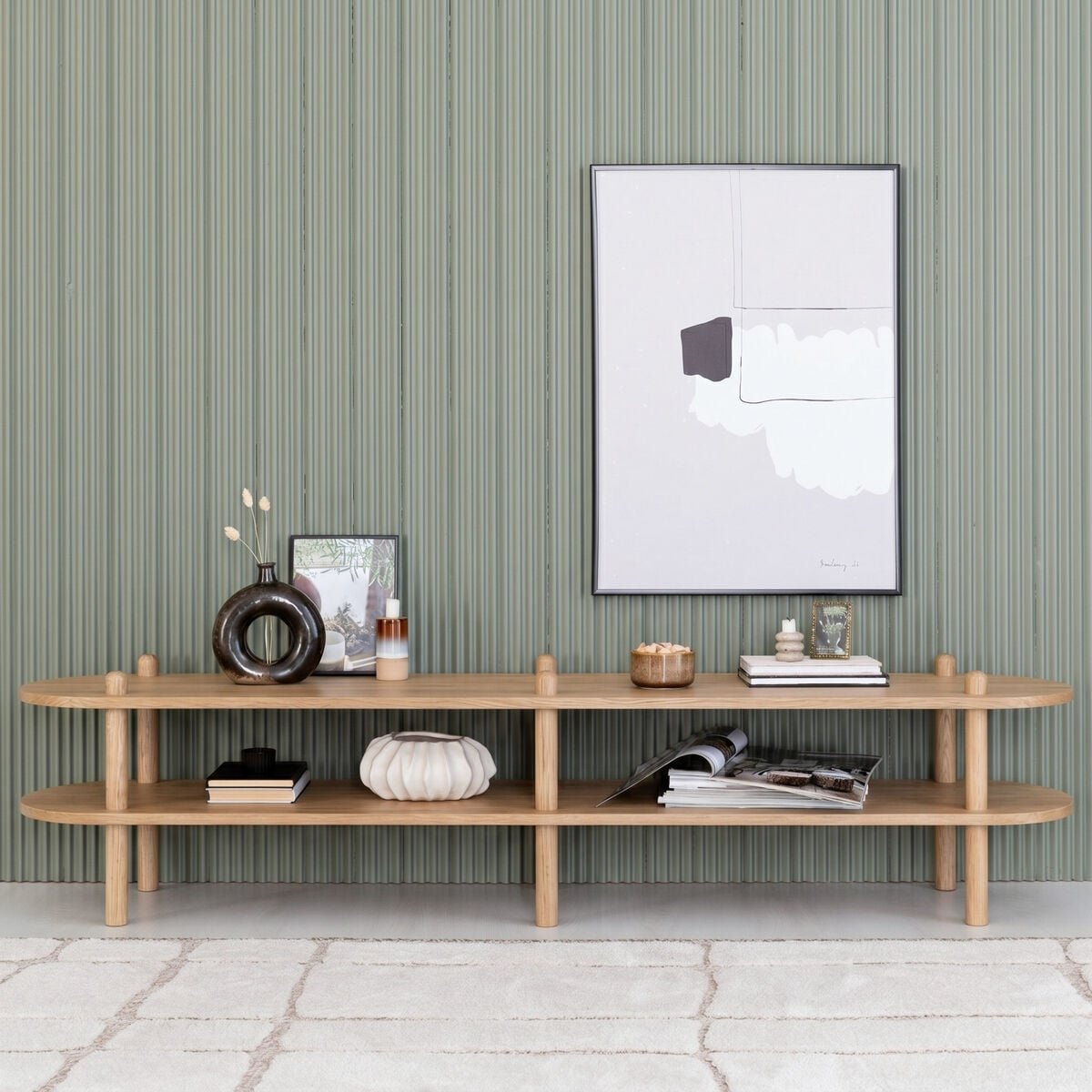 askel-tammi-matala-tv-taso-165x35x38-cm-pyorealla-paadylla-lakattu-tammi