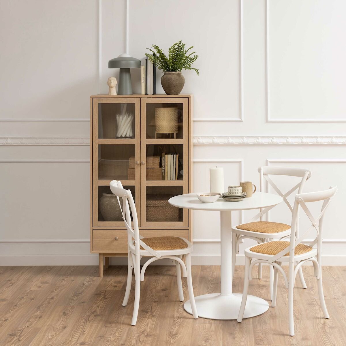 aston-vitriini-80x40x145-cm-valkooljytty-tammi