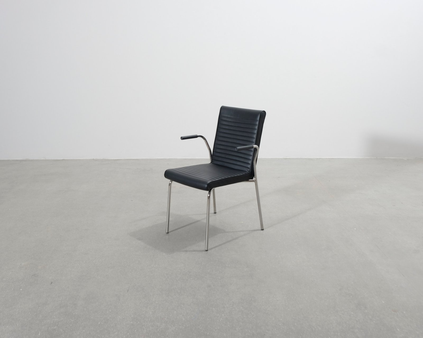 offecct-quick-tuoli-musta