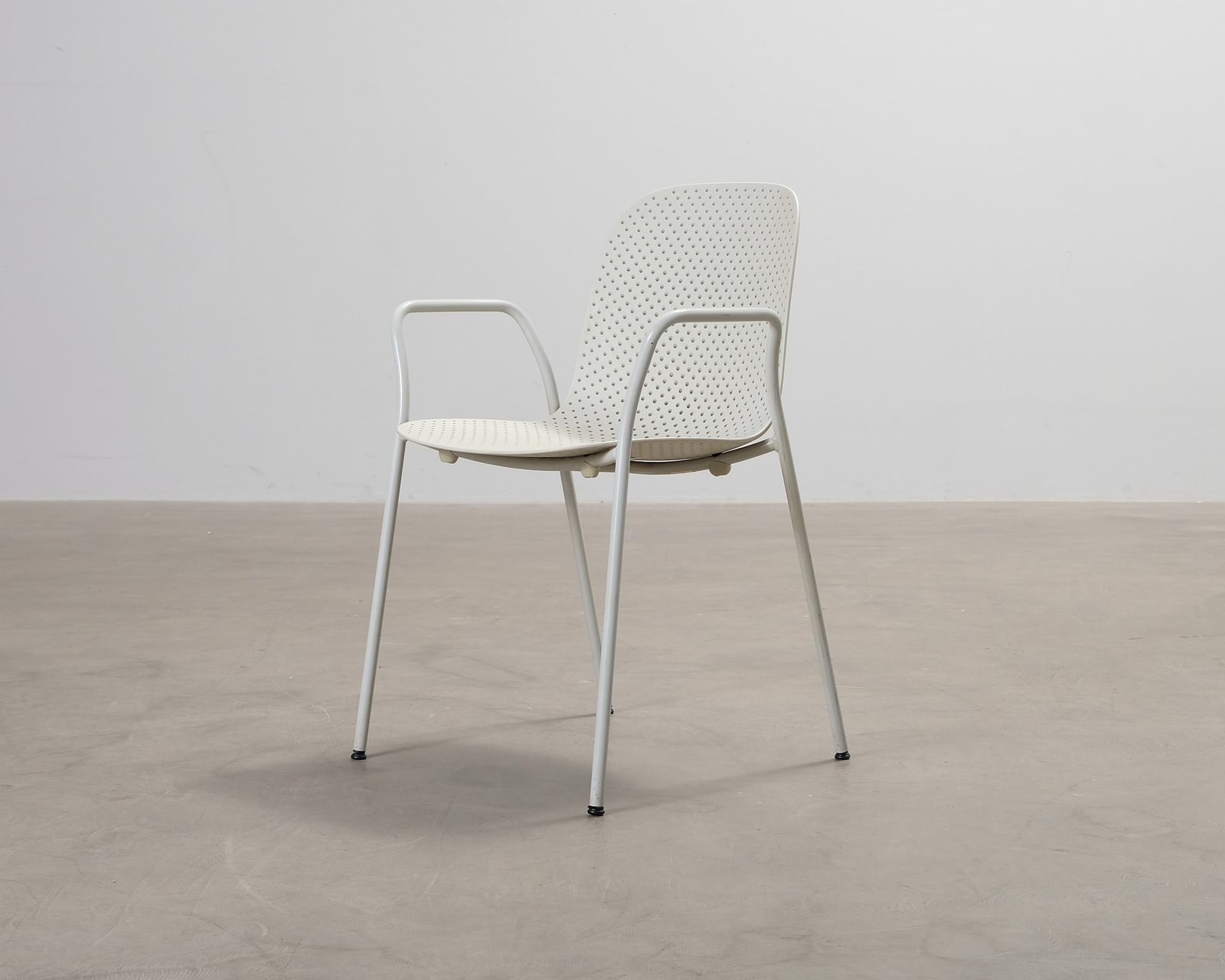 hay-13eighty-chair-tuoli-harmaa