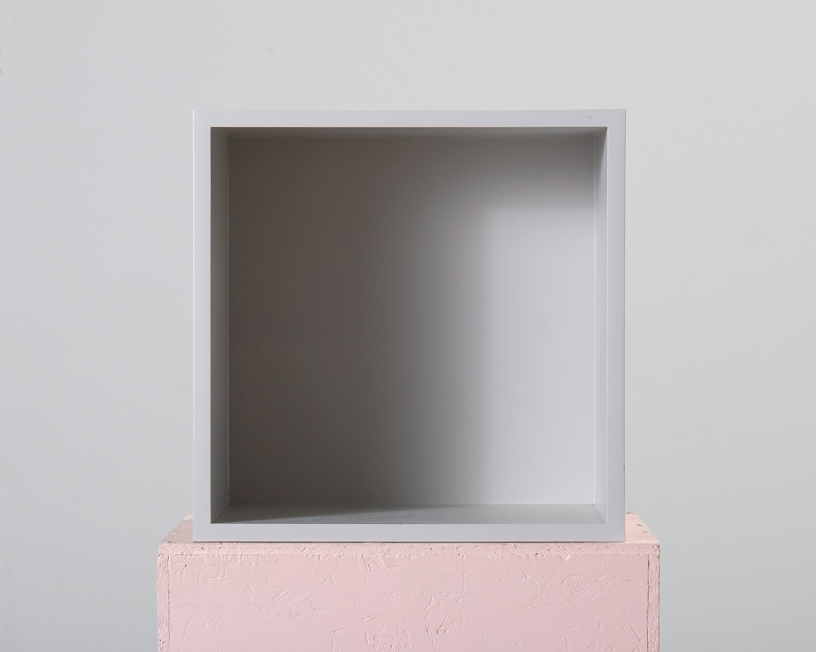 muuto-stacked-hyllymoduuli-keskikokoinen-vaaleanharmaa