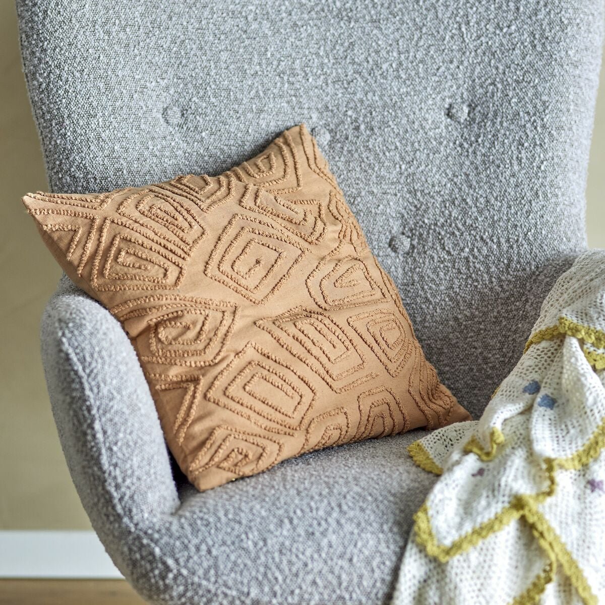 bloomingville-watton-koristetyyny-45x45-cm-ruskea