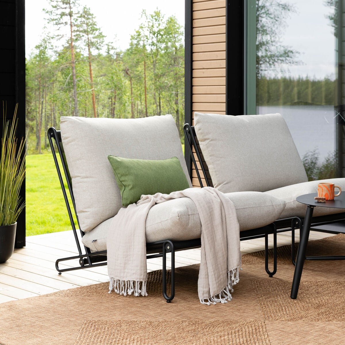 brafab-blixt-lepotuoli-musta-beige
