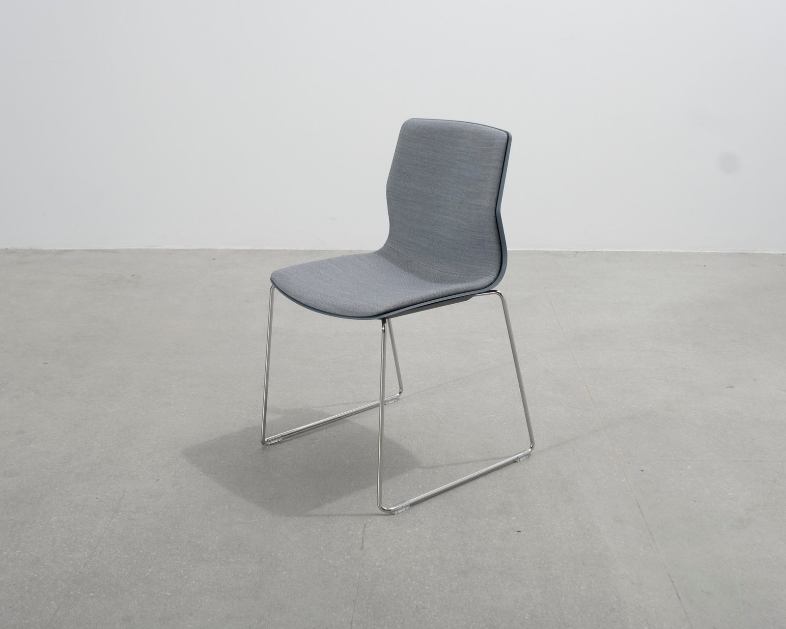 four-design-foursure-88-tuoli-harmaa