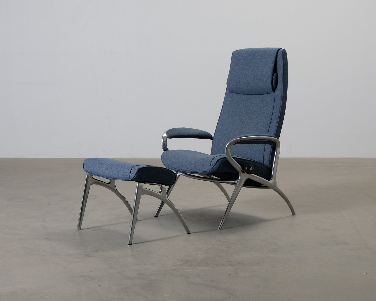 stressless-james-nojatuoli-rahilla-sininen