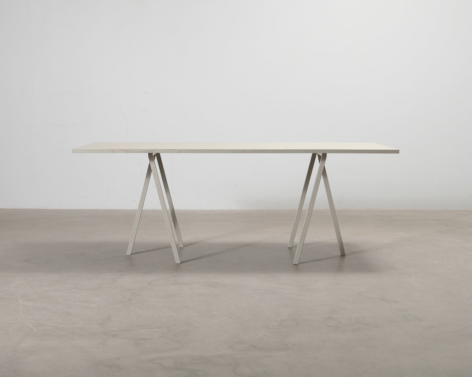 hay-loop-stand-poyta-beige