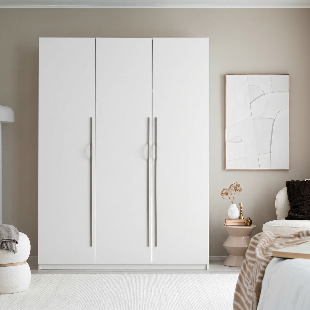 edith-vaatekaappi-150x54x205-cm-valkoinen-belluno-harmaa-vetimella