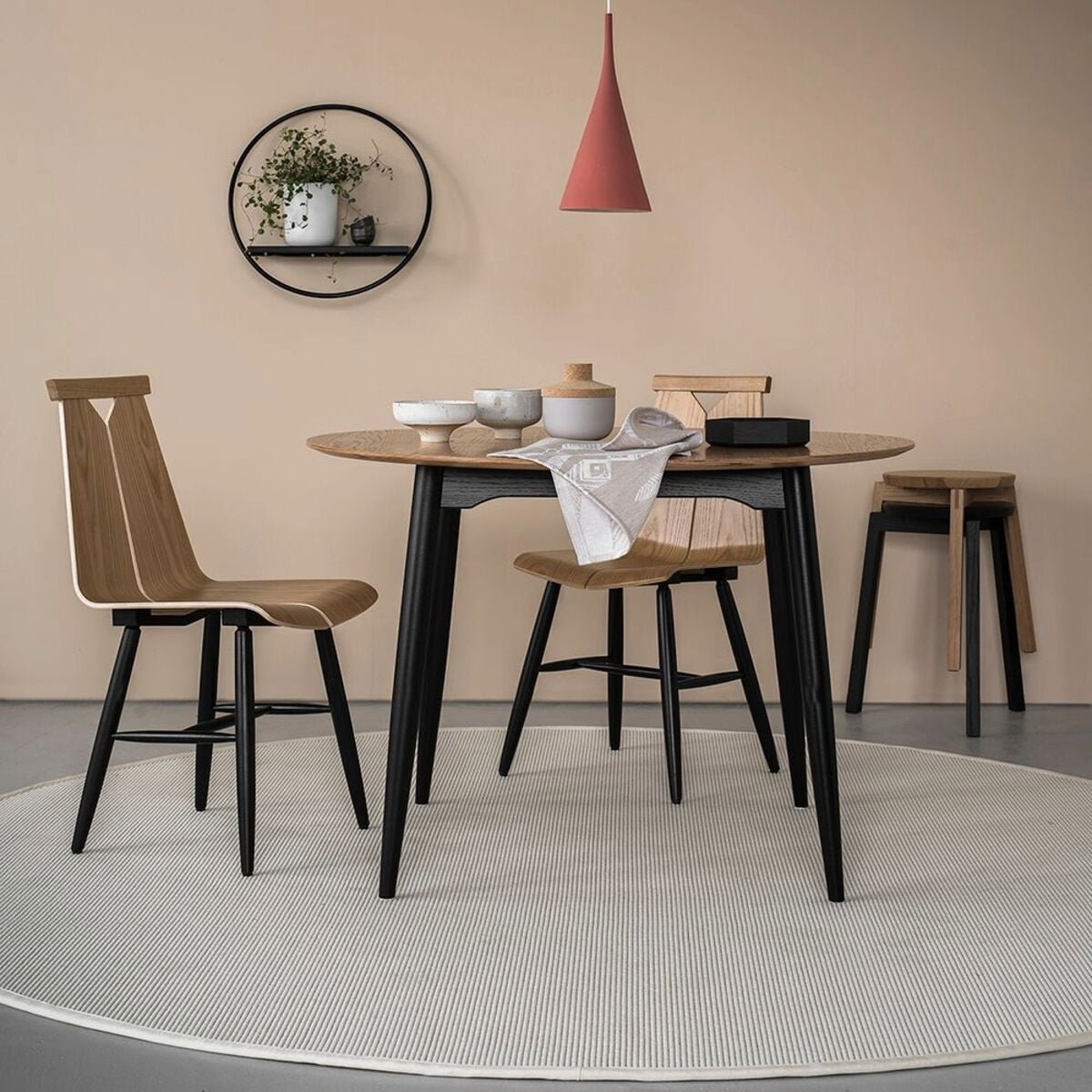 vm-carpet-esmeralda-matto-240-cm-pyorea-valkoinen