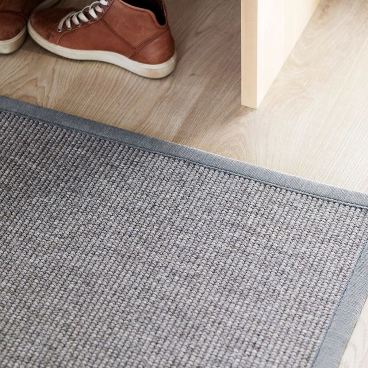 vm-carpet-esmeralda-matto-80x300-cm-harmaa