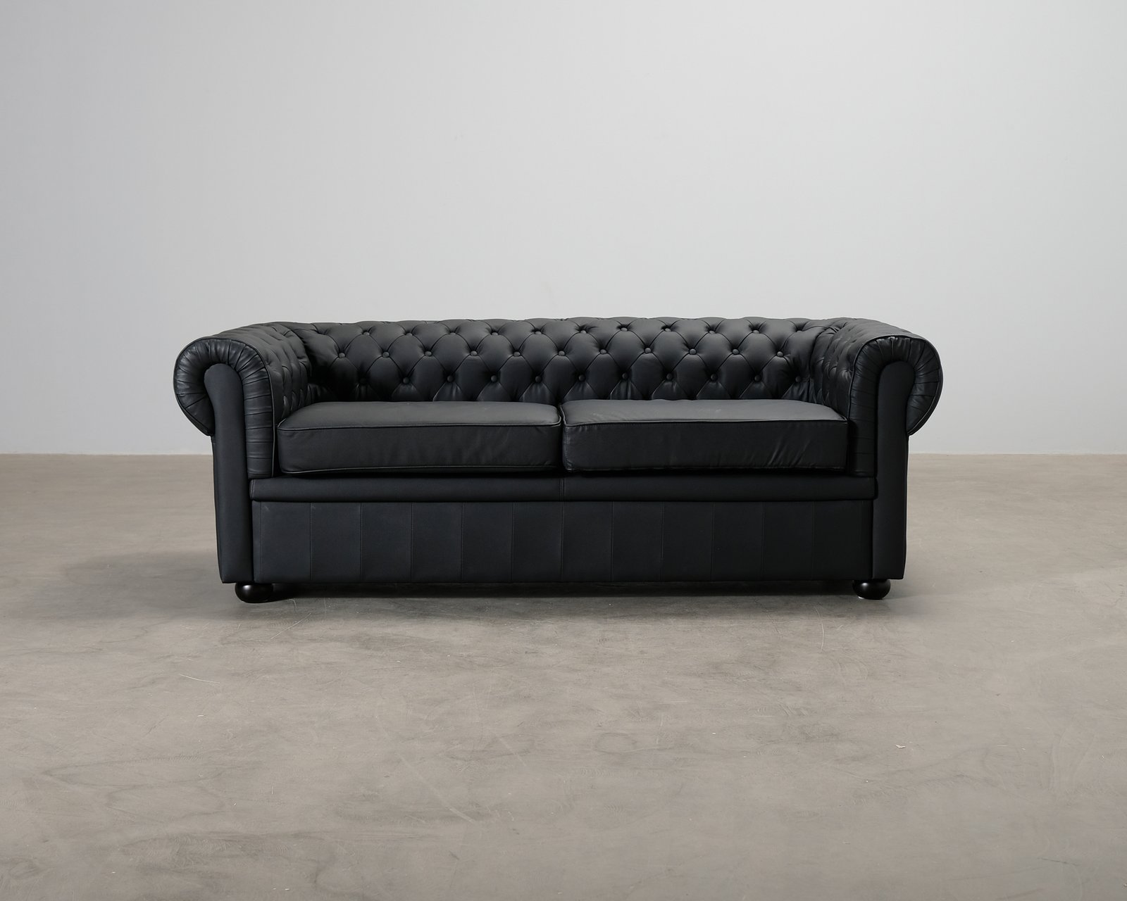 chesterfield-3-istuttava-sohva-musta