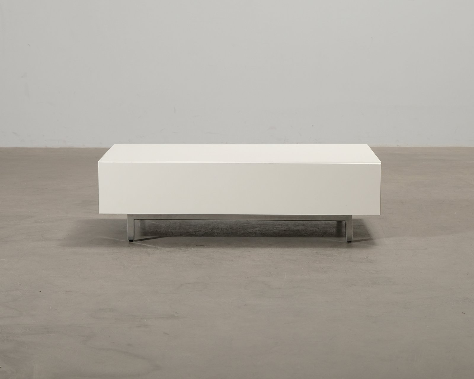 boconcept-volani-tv-taso-sohvapoyta-valkoinen
