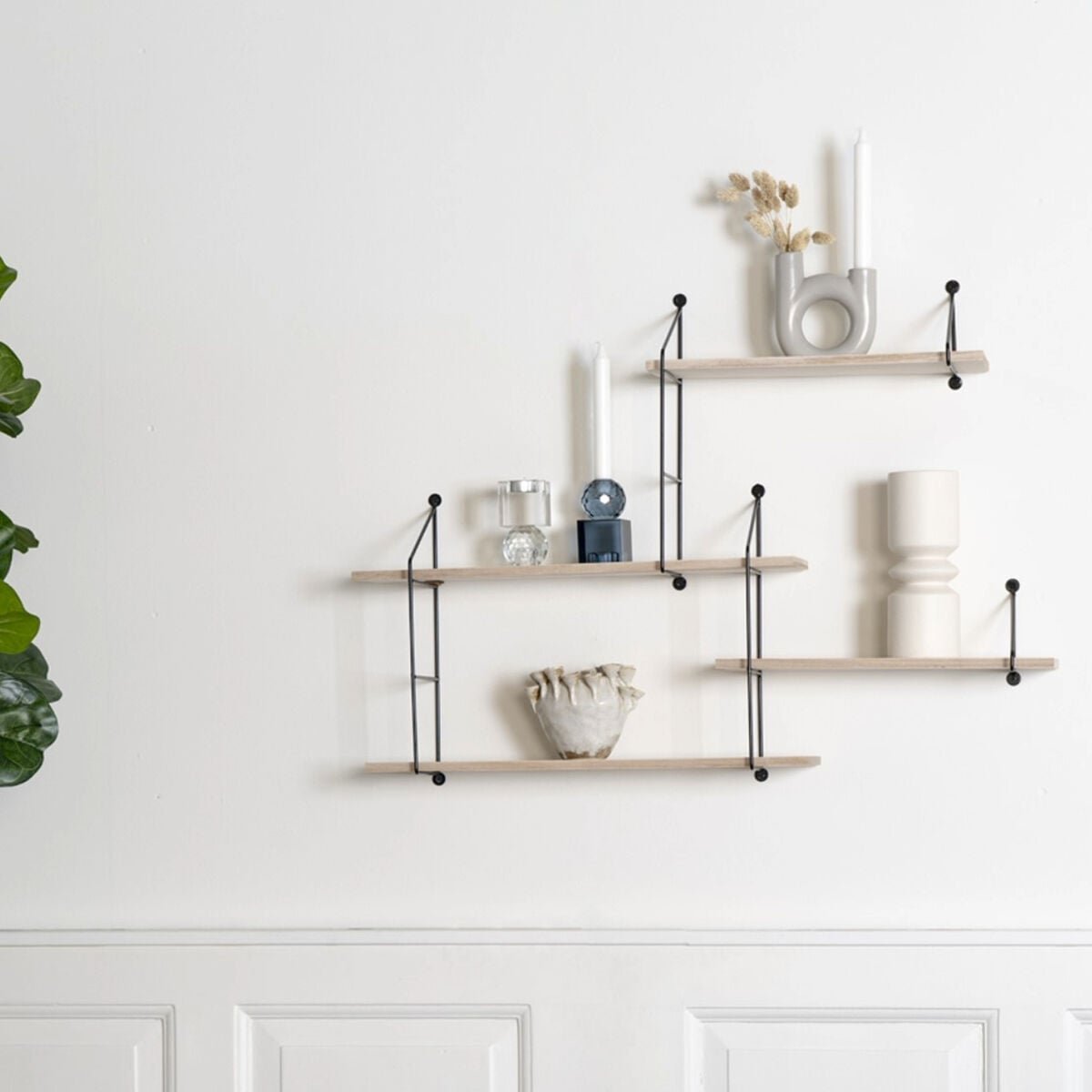 house-nordic-harlem-seinahylly-luonnonvari-musta