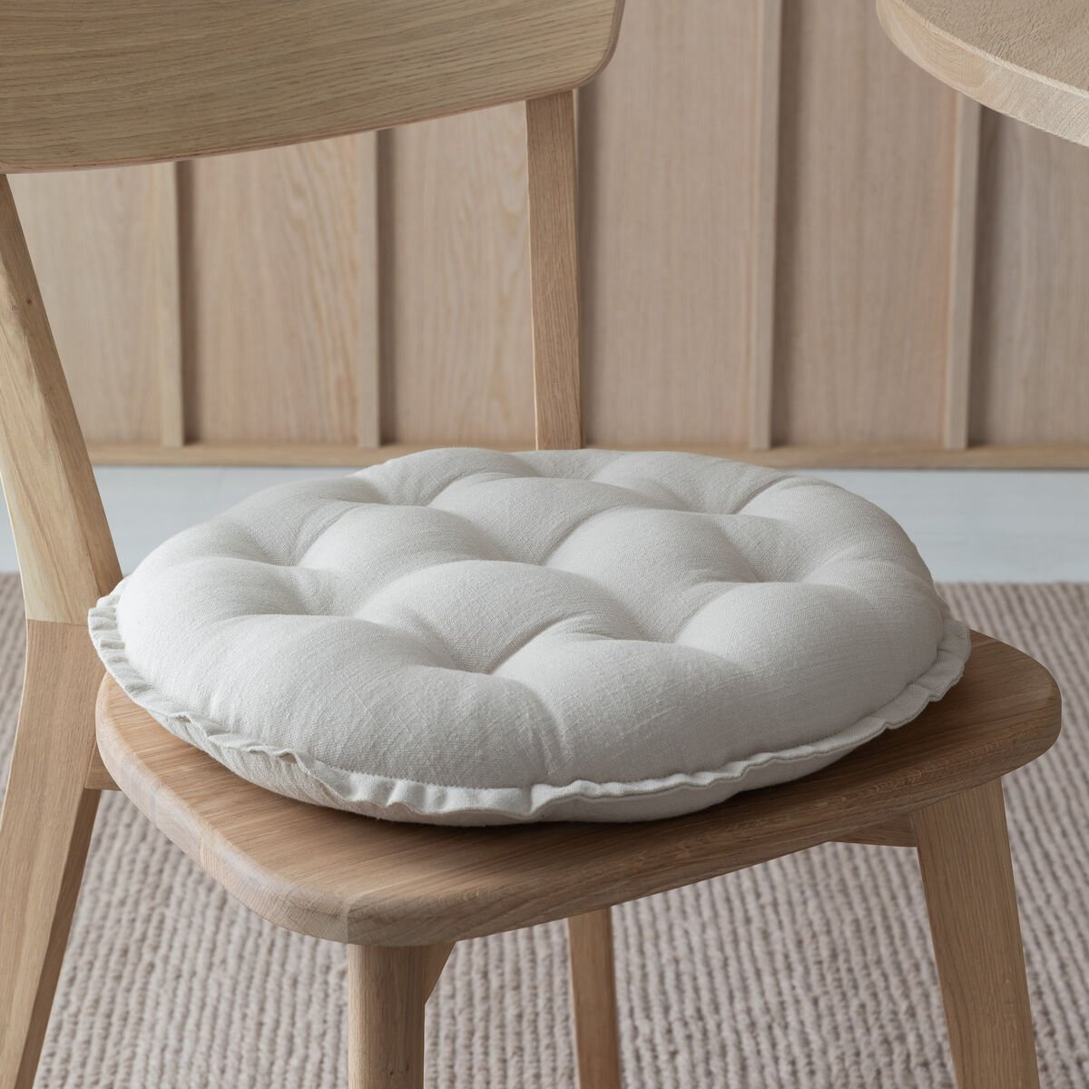 helga-pyorea-istuinpehmuste-o40-cm-hiekka