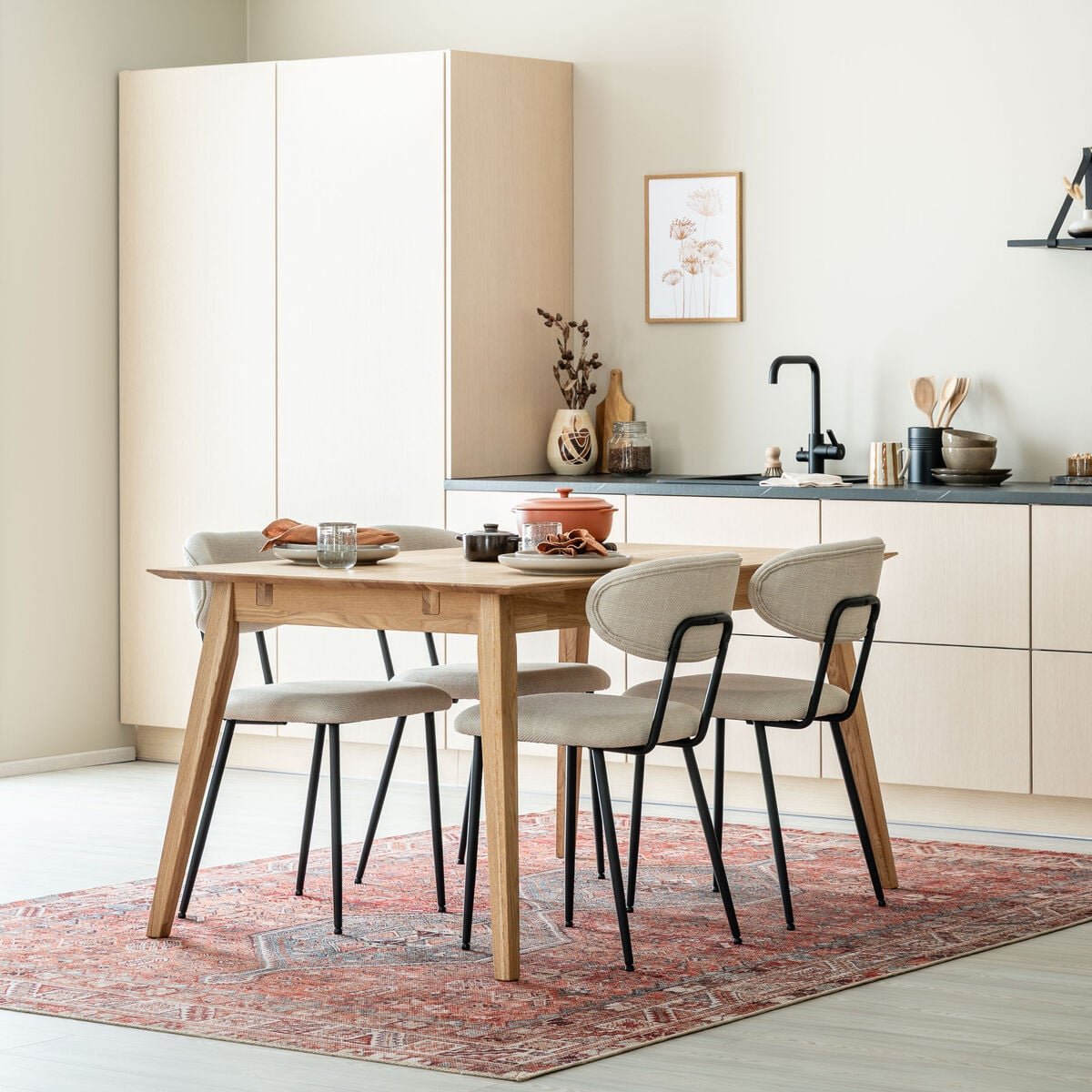 koto-daniel-4-hengen-ruokailuryhma-oljytty-tammi-vaalea-beige-basel