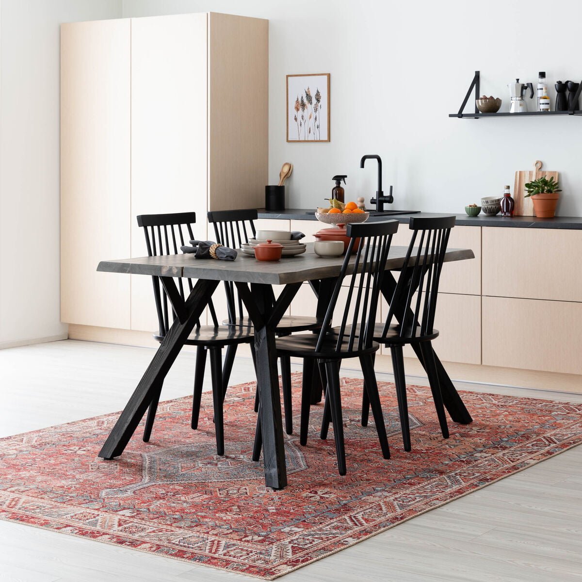 lana-lotta-4-hengen-ruokailuryhma-musta-savunharmaa