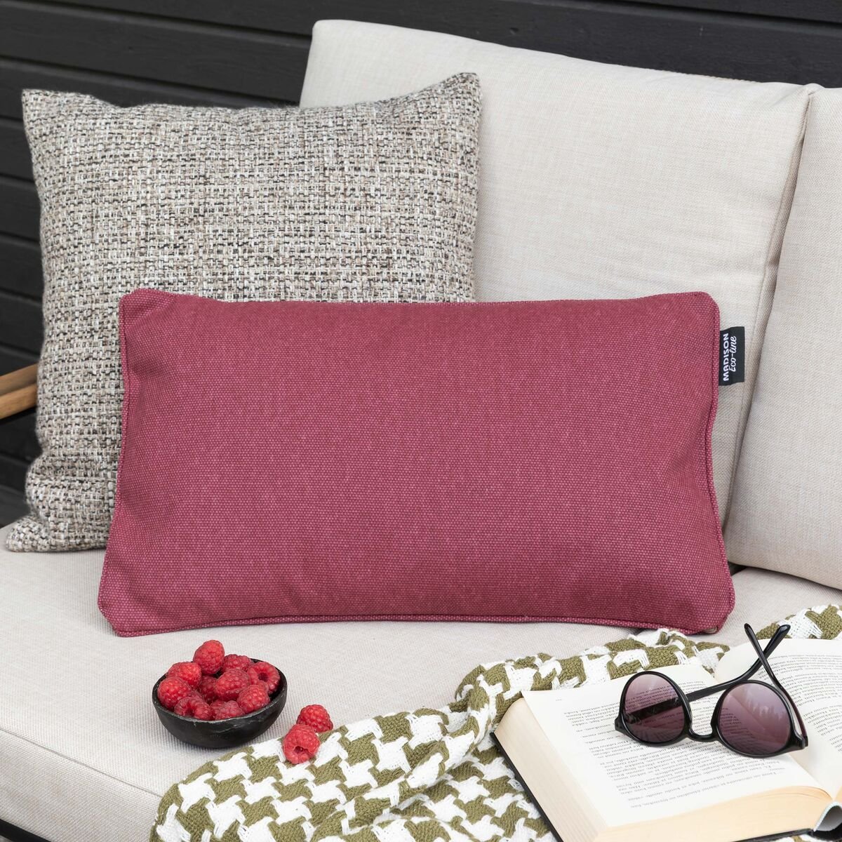 madison-eco-line-koristetyyny-ulkokayttoon-50x30-cm-burgundinpunainen