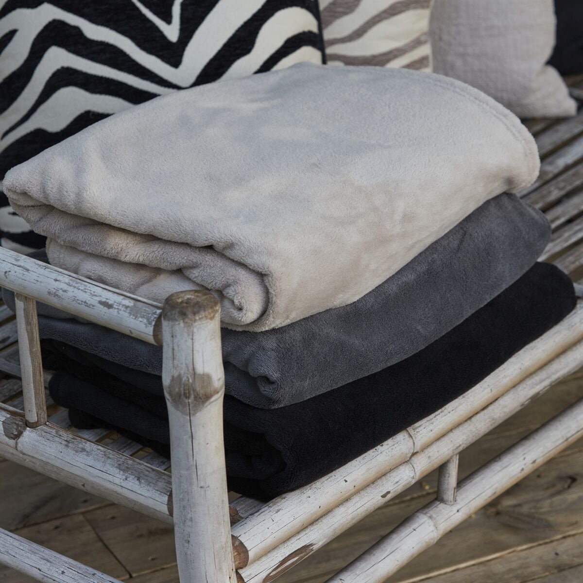 noble-house-mimmi-torkkupeitto-130x170-cm-vaaleabeige