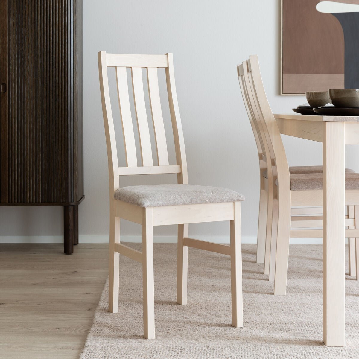 niklas-tuoli-verhoilulla-istuimella-valkolakattu-koivu-beige-storm-06