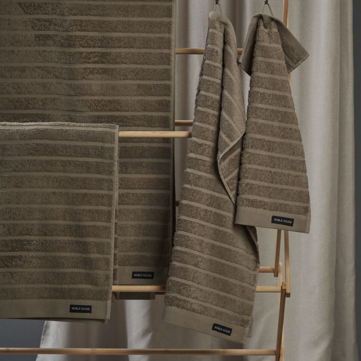 noble-house-novalie-kasipyyhe-50x70-cm-taupe
