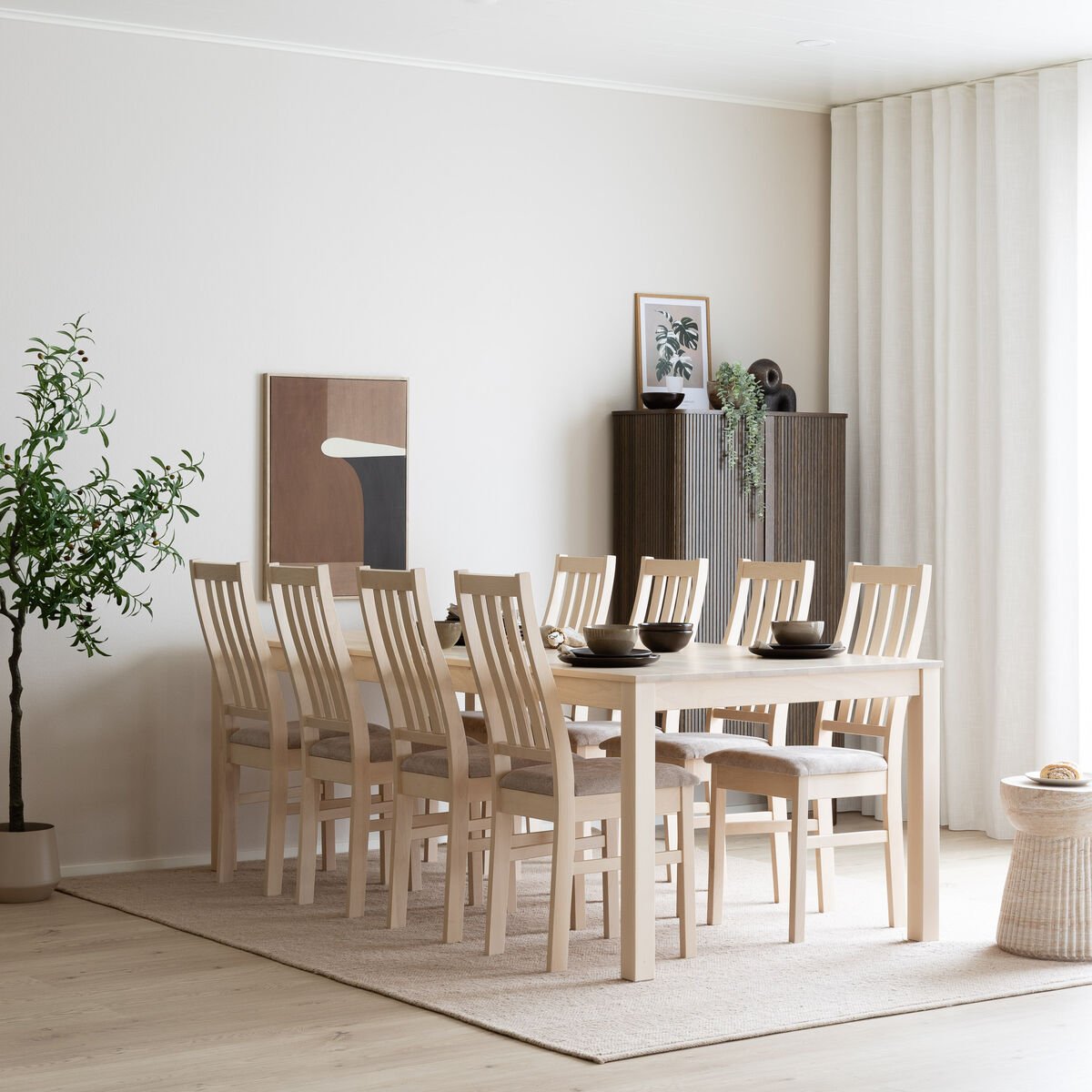 scandic-niklas-8-hengen-ruokailuryhma-valkolakattu-beige-storm-06
