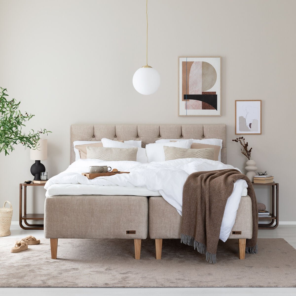 unia-platina-runkopatjasanky-160-xl-luonnonkumi-tammi-jalat-beige-vogue-02