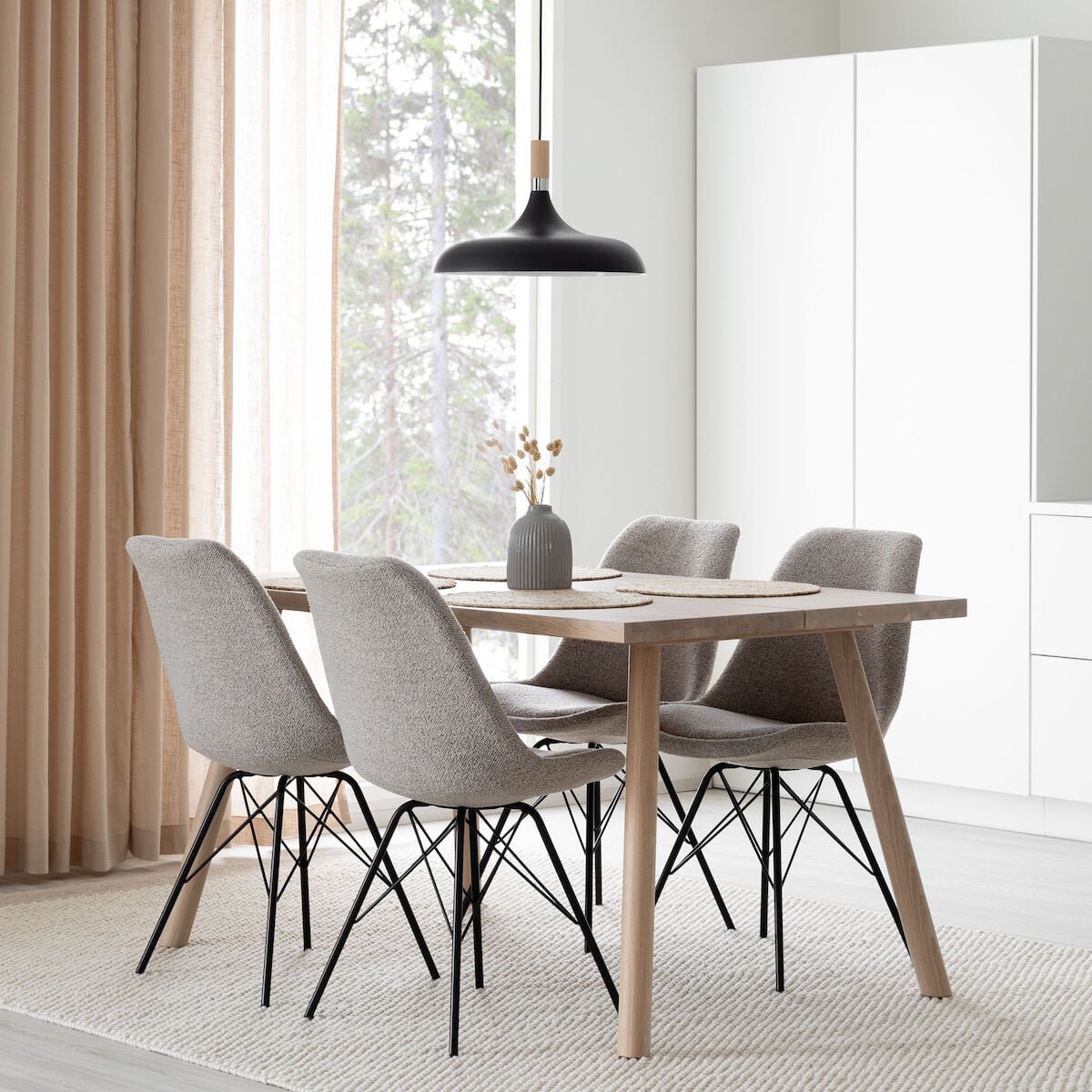 veini-luosto-4-hengen-ruokailuryhma-valkolakattu-tammi-beige