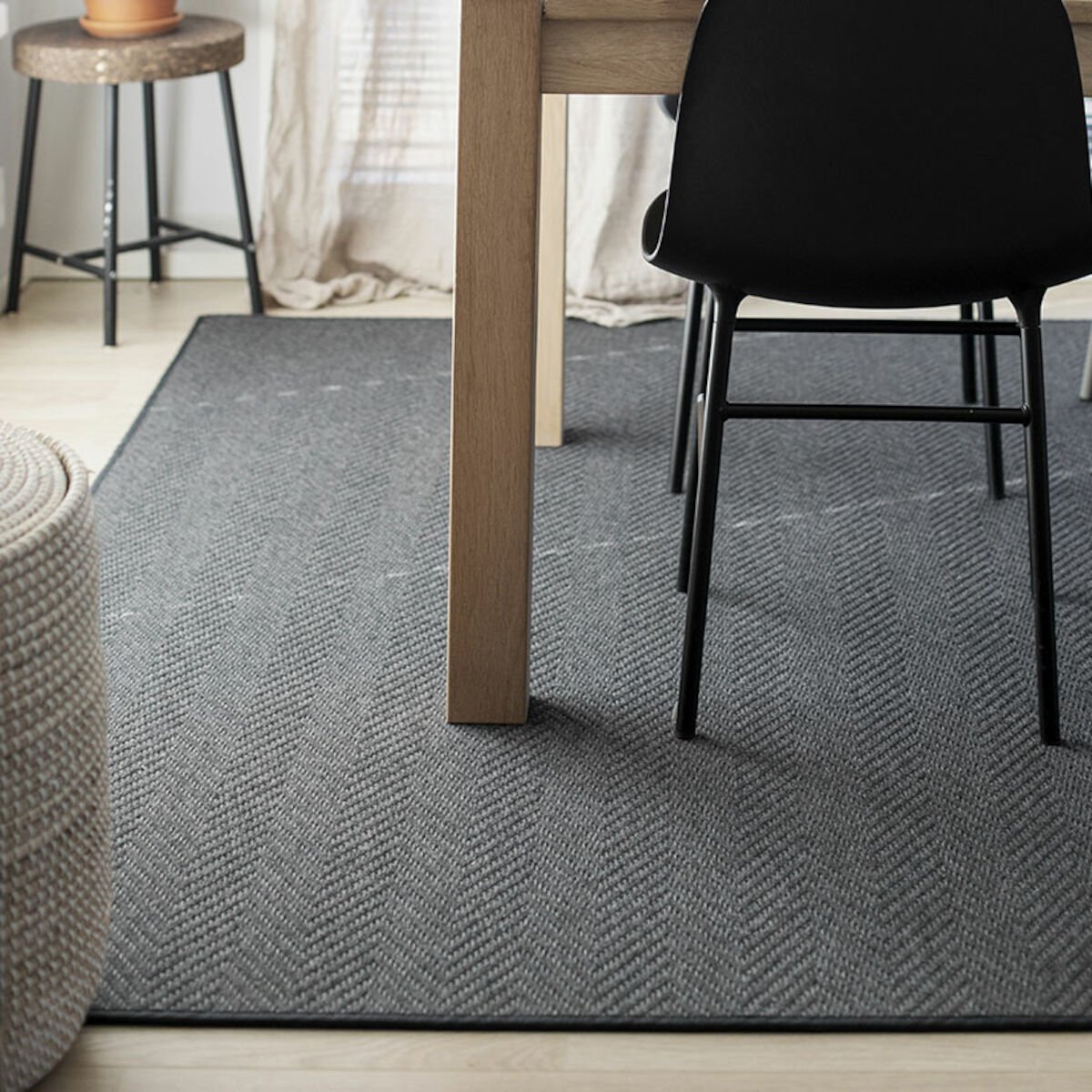 vm-carpet-elsa-matto-160x230-musta