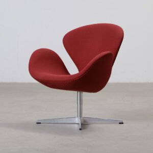 Fritz Hansen Swan 3220 nojatuoli punainen
