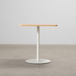 Pöytä 70 x 70 cm