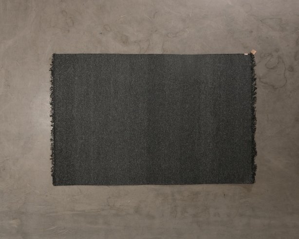 Roots Living Fringe Bamboo matto 200 x 300 cm tummanharmaa