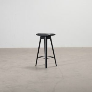 Andersen Furniture HC1 baarituoli musta