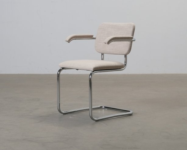 Knoll Cesca tuoli käsinojilla beige